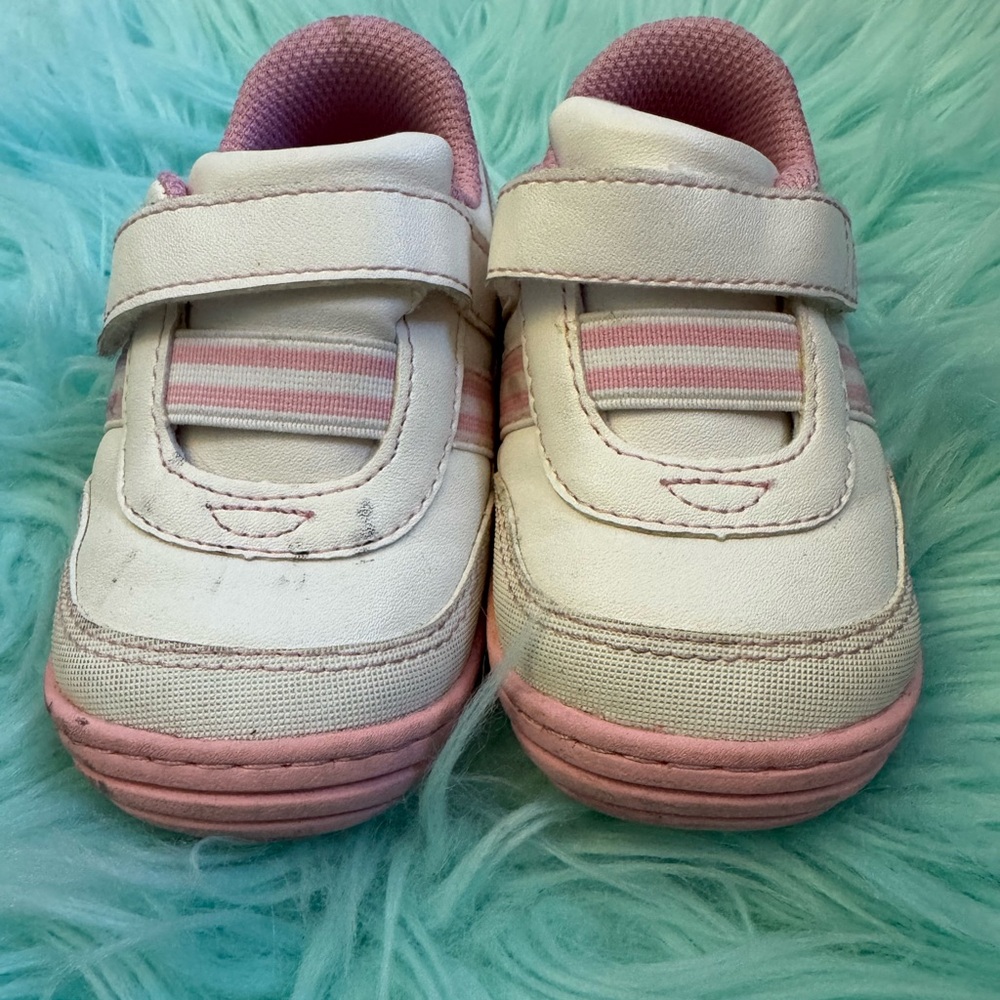 Stride Rite Keeva Sneaker, White and Pink, 6